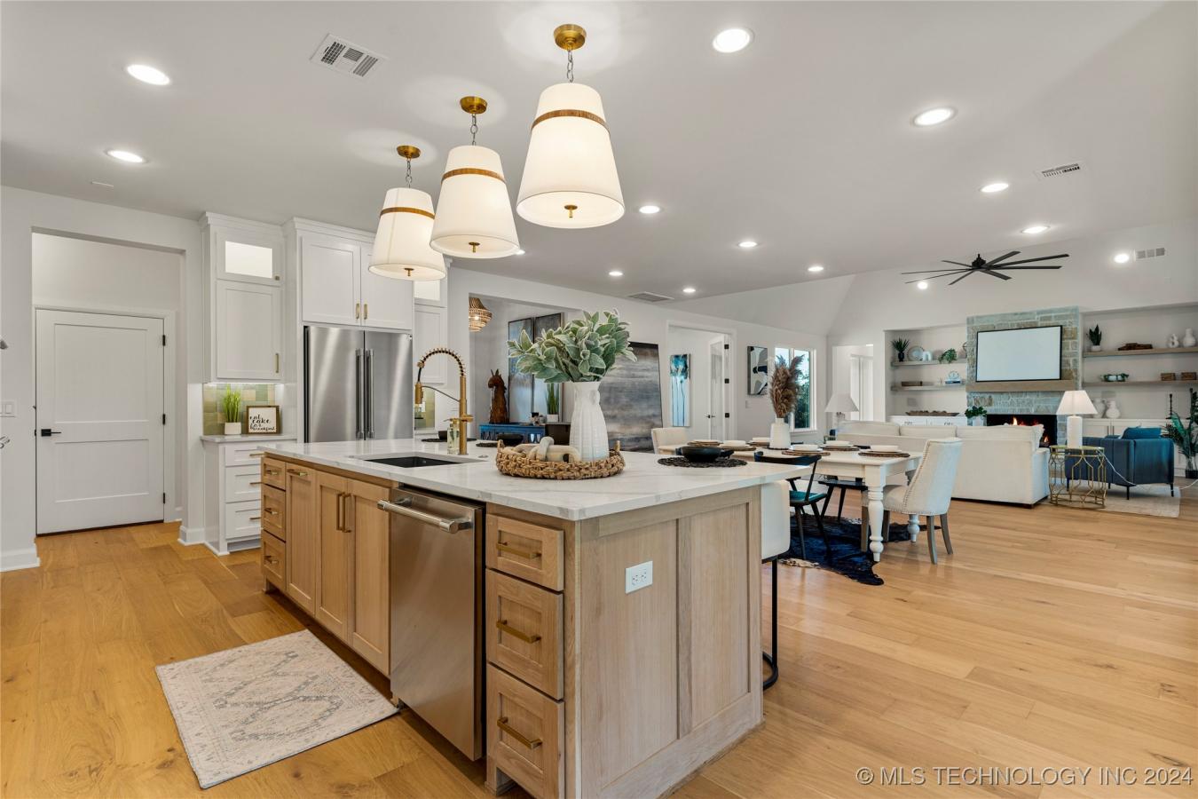 Jenks, Oklahoma, 74037, United States, 3 Bedrooms Bedrooms, ,3 BathroomsBathrooms,Residential,For Sale,1876792