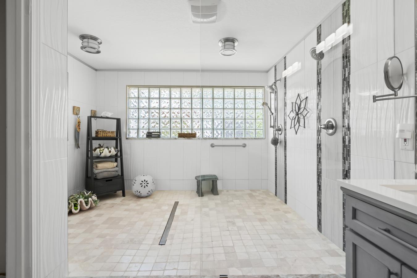 CLEARWATER BEACH, Pinellas, 22767, United States, 3 Bedrooms Bedrooms, ,3 BathroomsBathrooms,Residential,For Sale,1876786