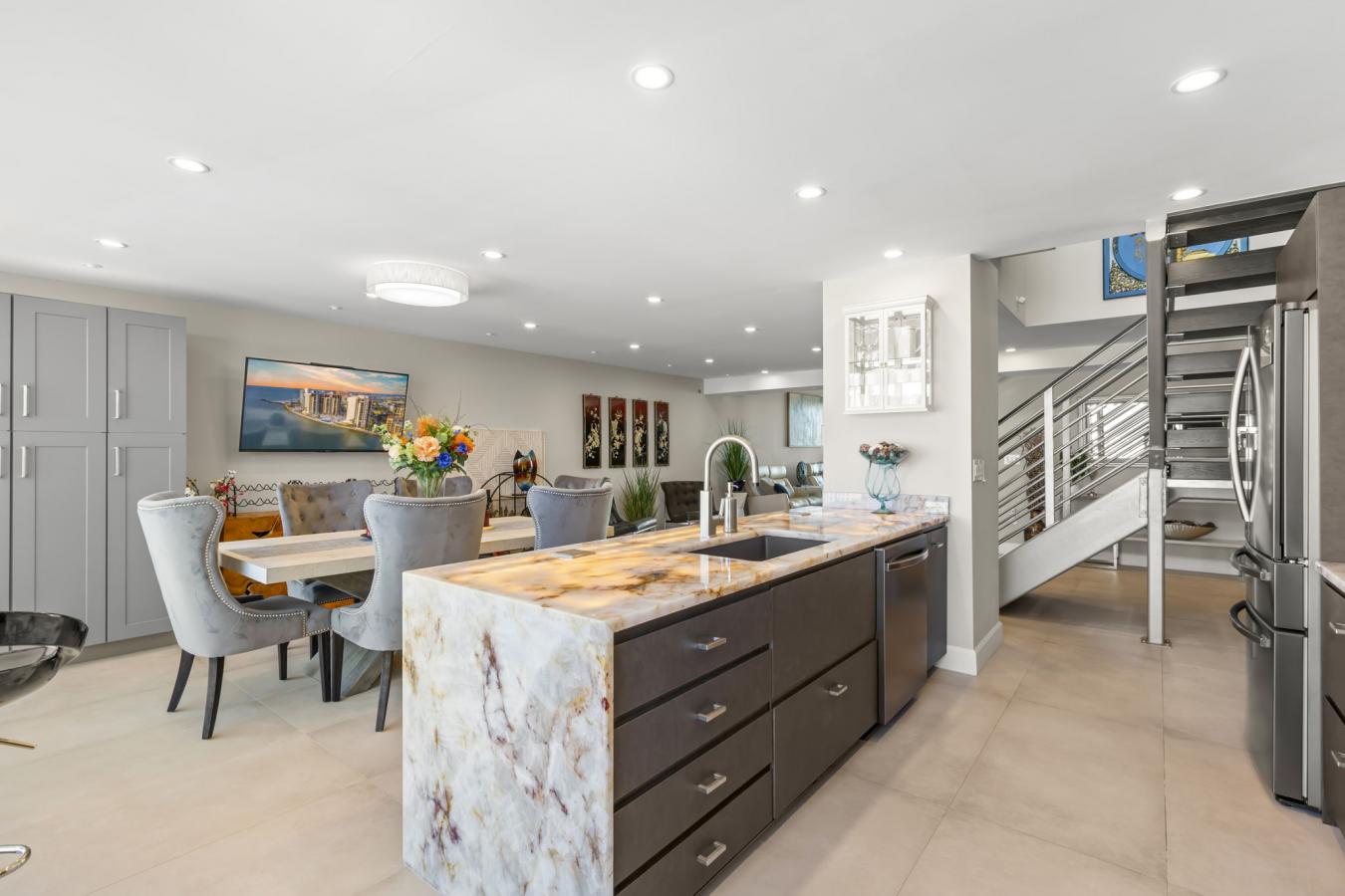 CLEARWATER BEACH, Pinellas, 33767, United States, 3 Bedrooms Bedrooms, ,3 BathroomsBathrooms,Residential,For Sale,1876784