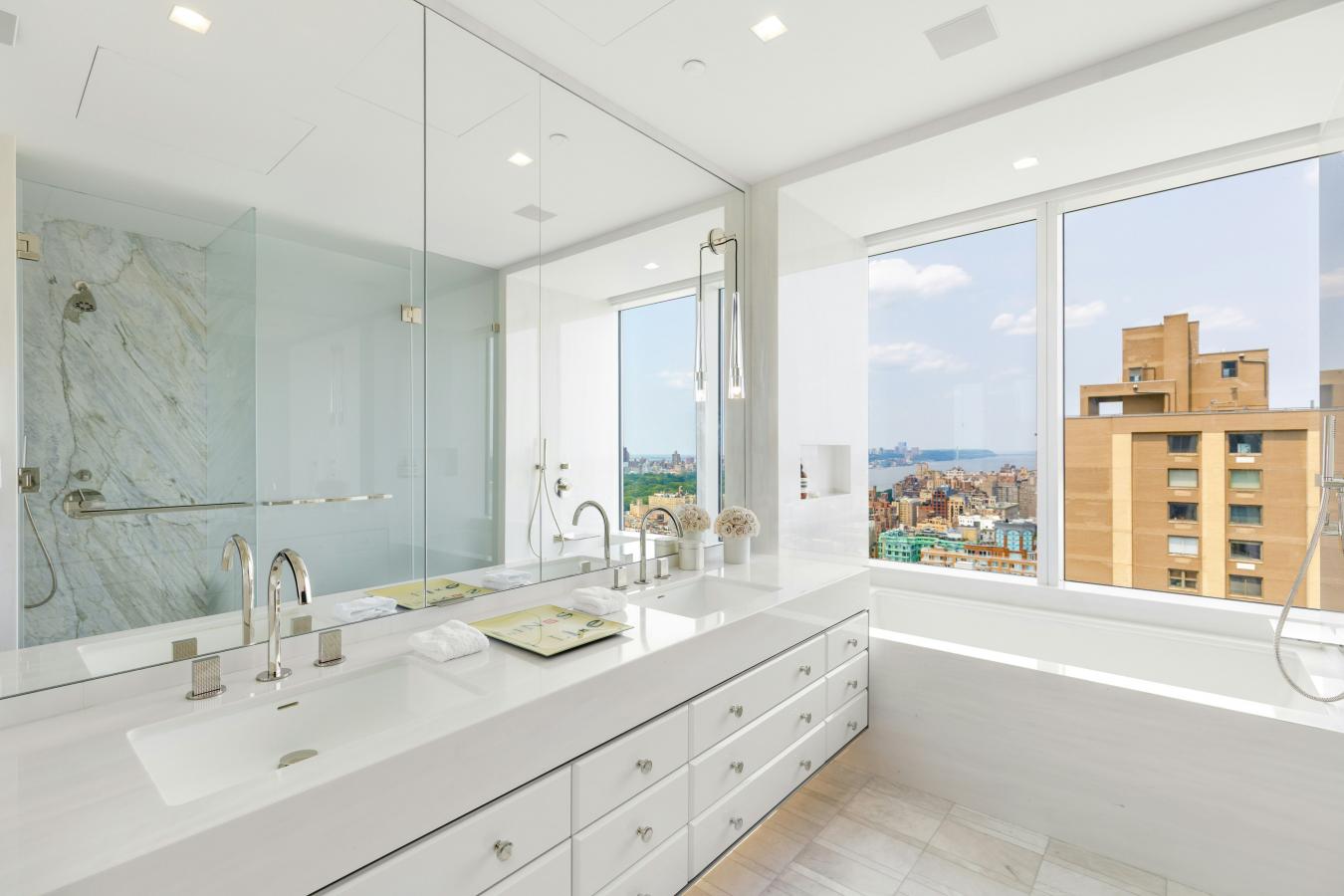 New York, New York, 10023, United States, 3 Bedrooms Bedrooms, ,3 BathroomsBathrooms,Residential,For Sale,1868977
