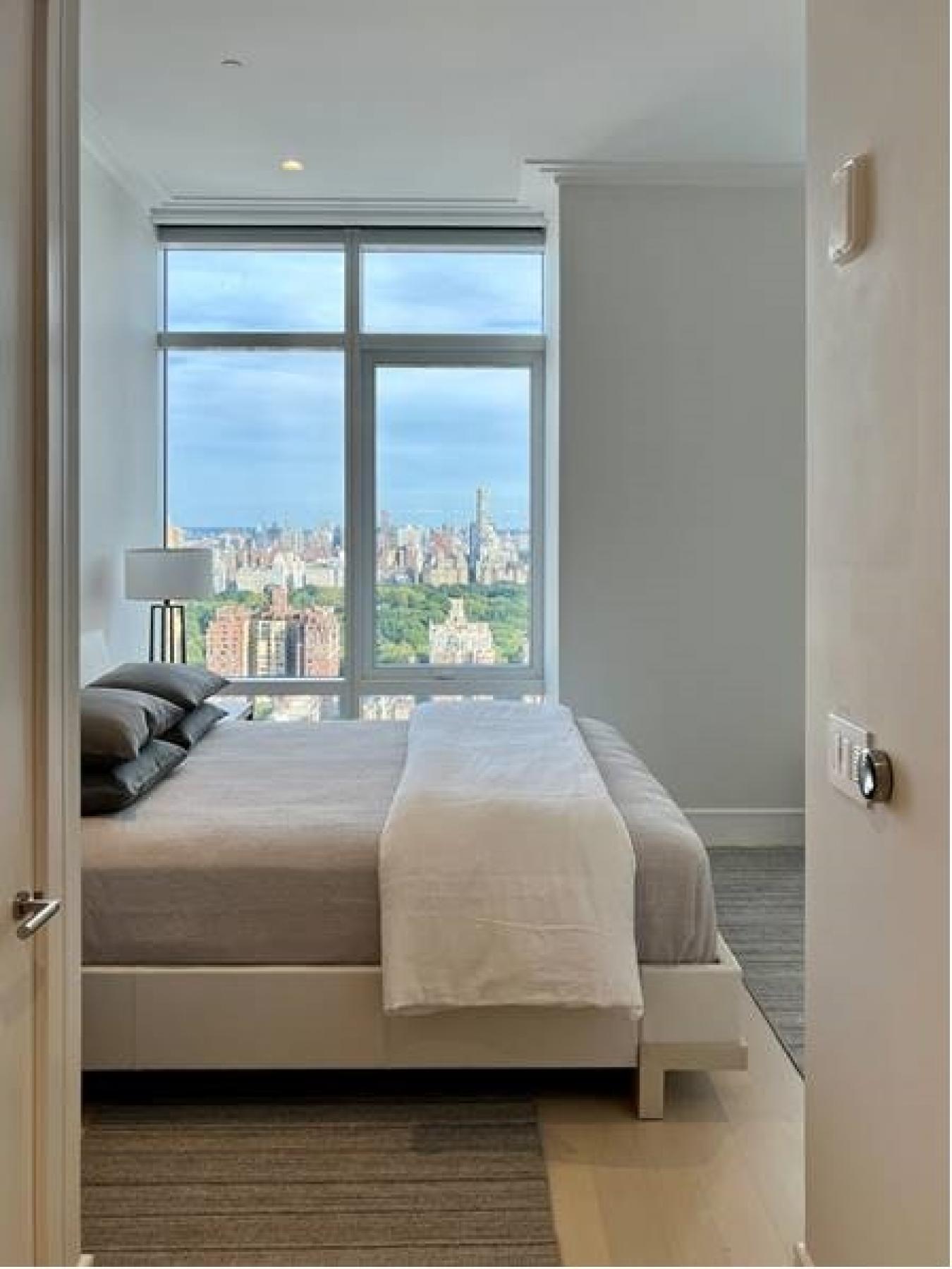 New York, New York, 10023, United States, 3 Bedrooms Bedrooms, ,3 BathroomsBathrooms,Residential,For Sale,1868977