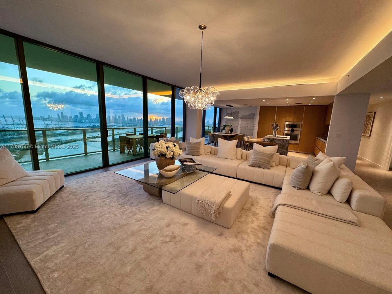 Miami Beach, Florida, 33139, United States, 3 Bedrooms Bedrooms, ,3 BathroomsBathrooms,Residential,For Sale,1871414