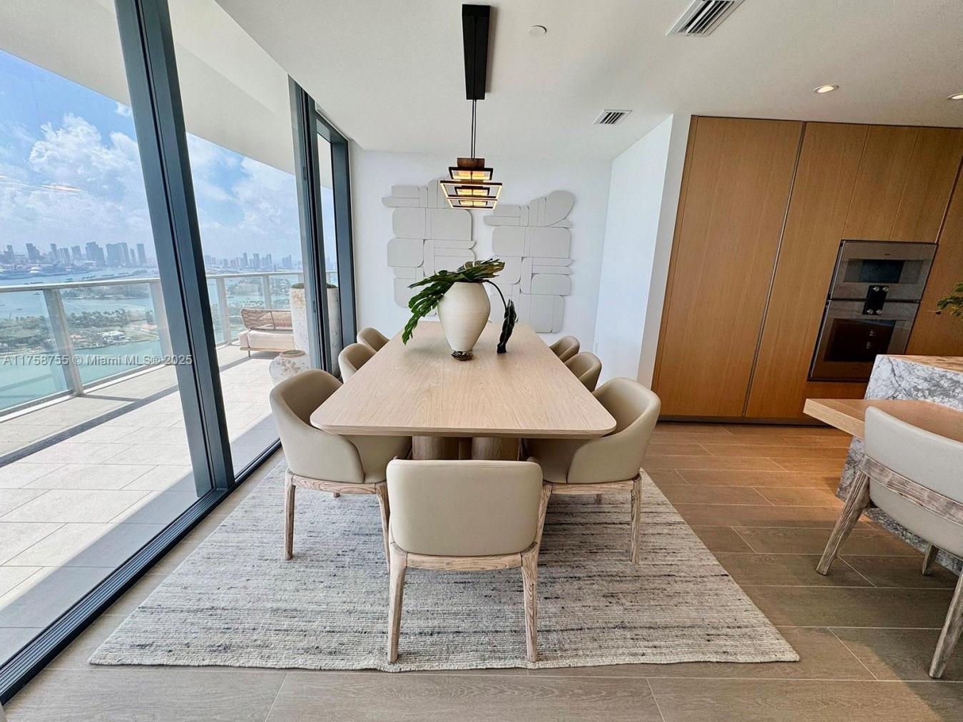 Miami Beach, Florida, 33139, United States, 3 Bedrooms Bedrooms, ,3 BathroomsBathrooms,Residential,For Sale,1871414