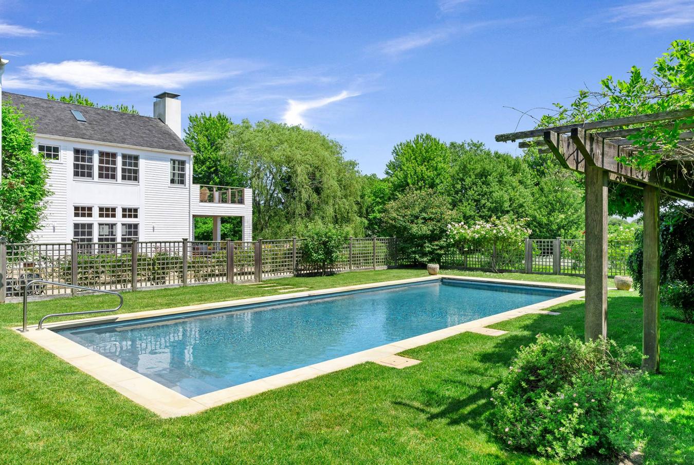 Water Mill, New York, 11976, United States, 4 Bedrooms Bedrooms, ,3 BathroomsBathrooms,Residential,For Sale,1868975