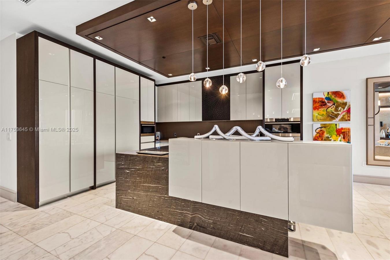 Miami, Florida, 33133, United States, 3 Bedrooms Bedrooms, ,3 BathroomsBathrooms,Residential,For Sale,1871413