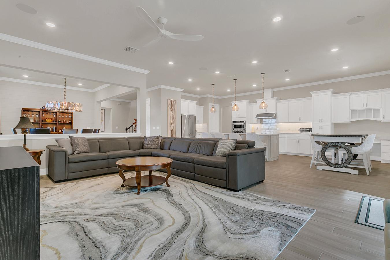 Oviedo, Seminole, 32765, United States, 6 Bedrooms Bedrooms, ,5 BathroomsBathrooms,Residential,For Sale,1877681