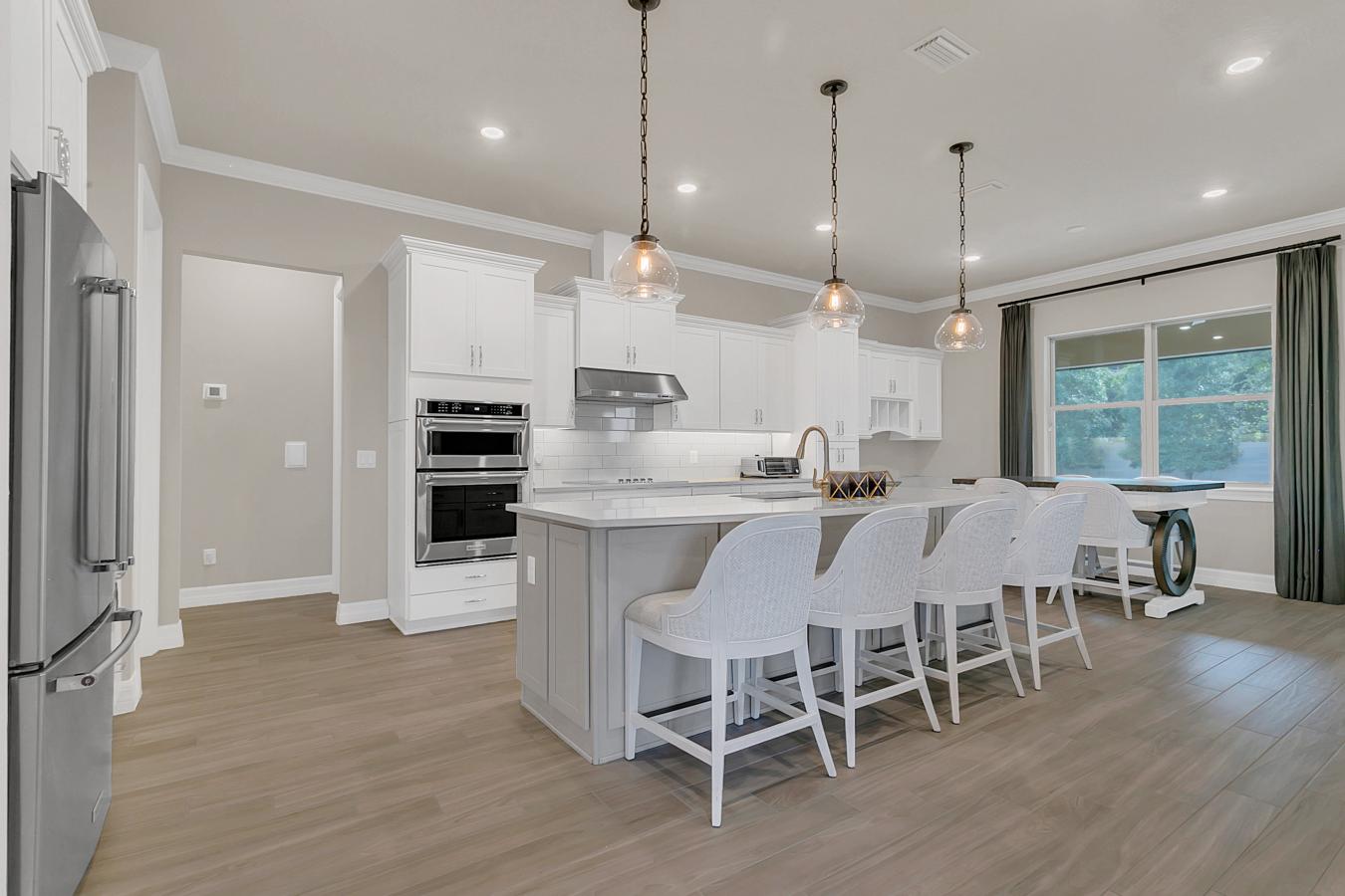 Oviedo, Seminole, 32765, United States, 6 Bedrooms Bedrooms, ,5 BathroomsBathrooms,Residential,For Sale,1877681