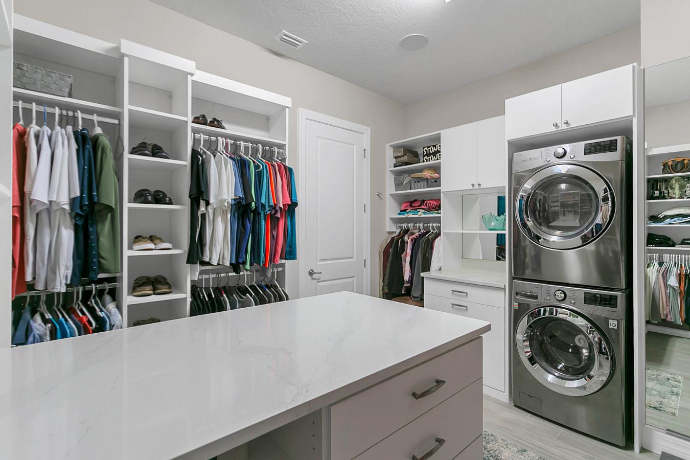 Oviedo, Seminole, 32765, United States, 6 Bedrooms Bedrooms, ,5 BathroomsBathrooms,Residential,For Sale,1877681