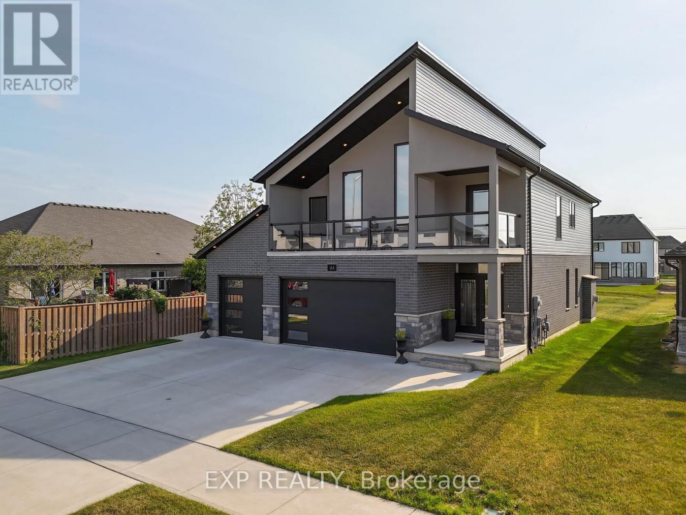 Zorra (Thamesford), ON, N0M2M0, Canada, 5 Bedrooms Bedrooms, ,4 BathroomsBathrooms,Residential,For Sale,1877675