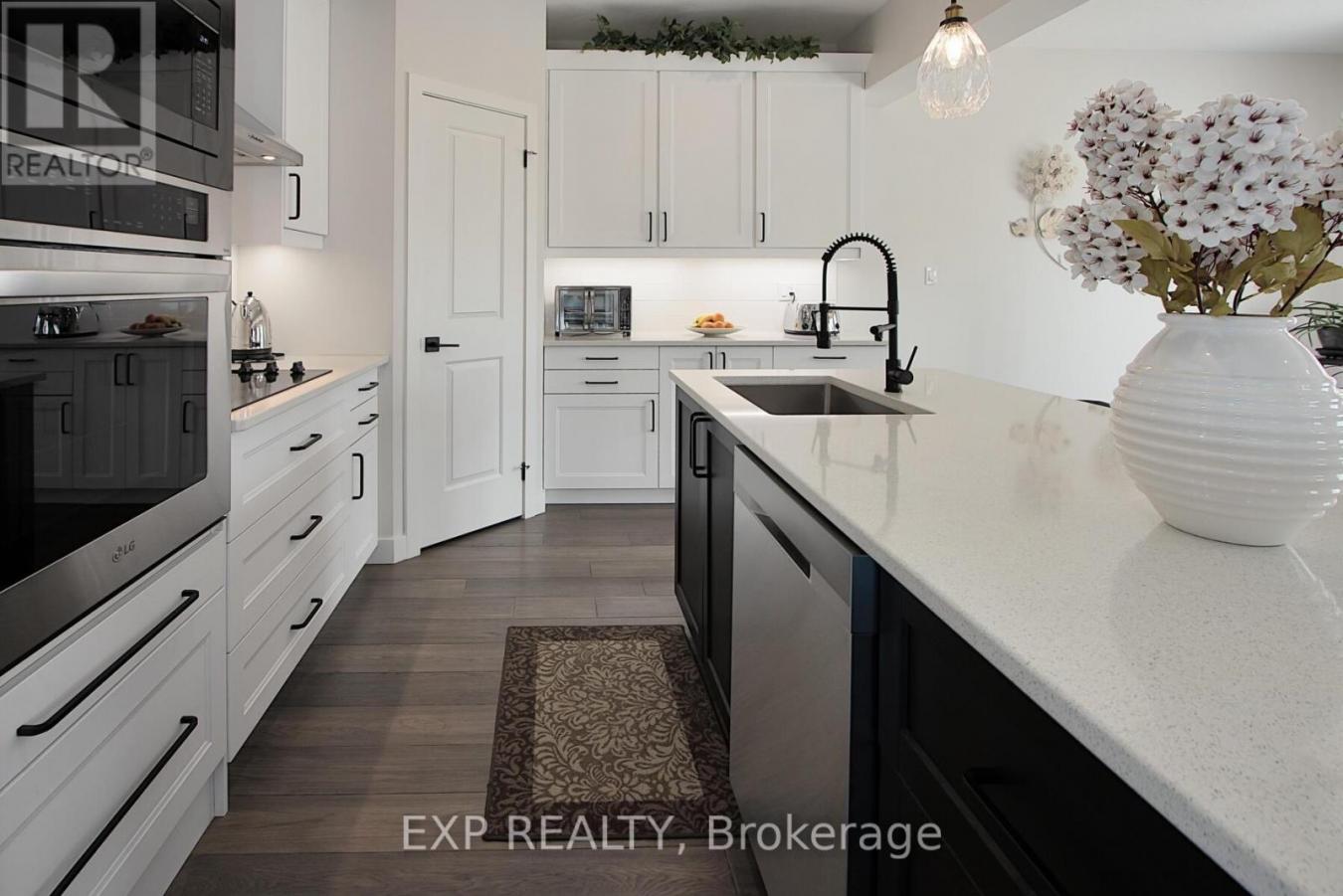 Zorra (Thamesford), ON, N0M2M0, Canada, 5 Bedrooms Bedrooms, ,4 BathroomsBathrooms,Residential,For Sale,1877675