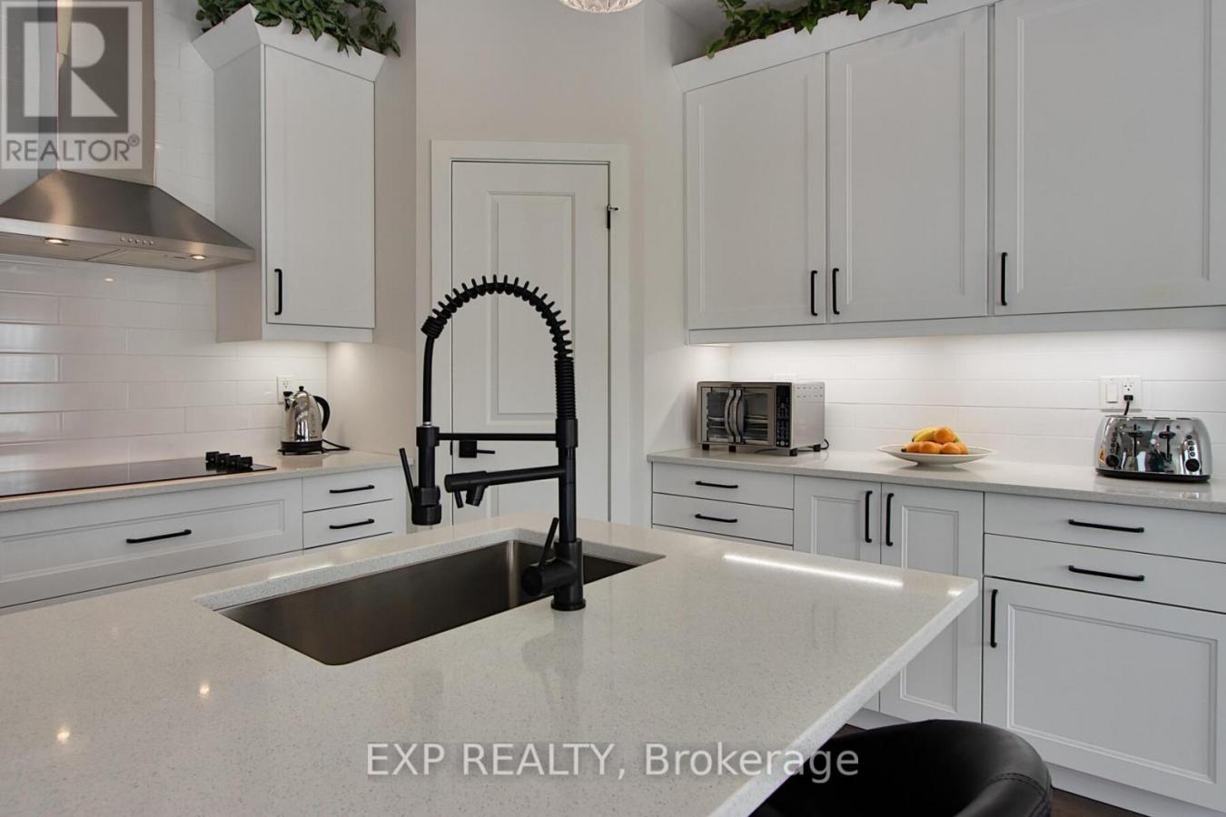Zorra (Thamesford), ON, N0M2M0, Canada, 5 Bedrooms Bedrooms, ,4 BathroomsBathrooms,Residential,For Sale,1877675