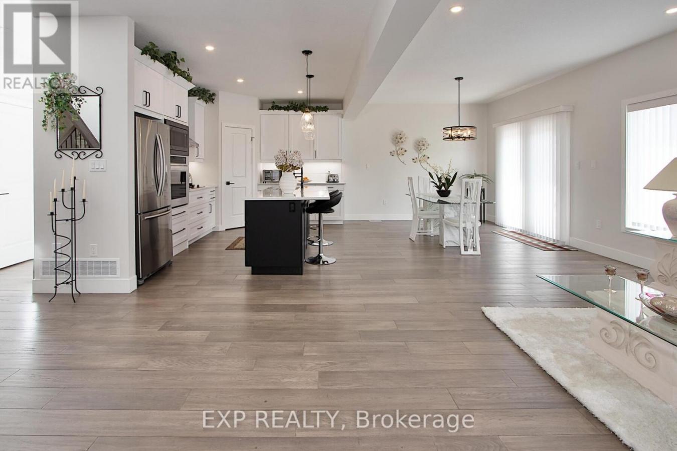 Zorra (Thamesford), ON, N0M2M0, Canada, 5 Bedrooms Bedrooms, ,4 BathroomsBathrooms,Residential,For Sale,1877675