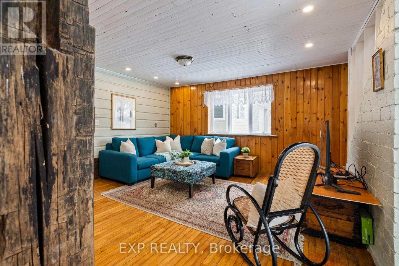 Amaranth, ON, L9W3Z3, Canada, 3 Bedrooms Bedrooms, ,Residential,For Sale,1877670