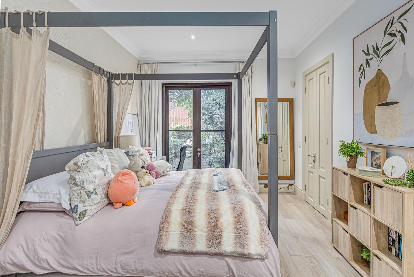 Johannesburg, Johannesburg, 2190, South Africa, 6 Bedrooms Bedrooms, ,5 BathroomsBathrooms,Residential,For Sale,1877671