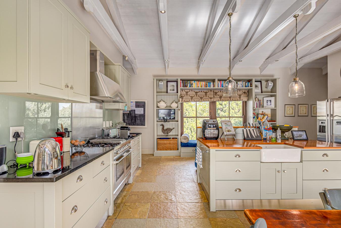 Johannesburg, Johannesburg, 2190, South Africa, 6 Bedrooms Bedrooms, ,5 BathroomsBathrooms,Residential,For Sale,1877671