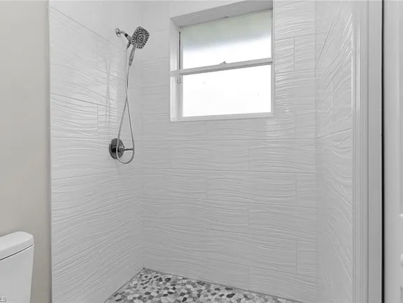 Estero, Florida, 33928, United States, 5 Bedrooms Bedrooms, ,3 BathroomsBathrooms,Residential,For Sale,1868950