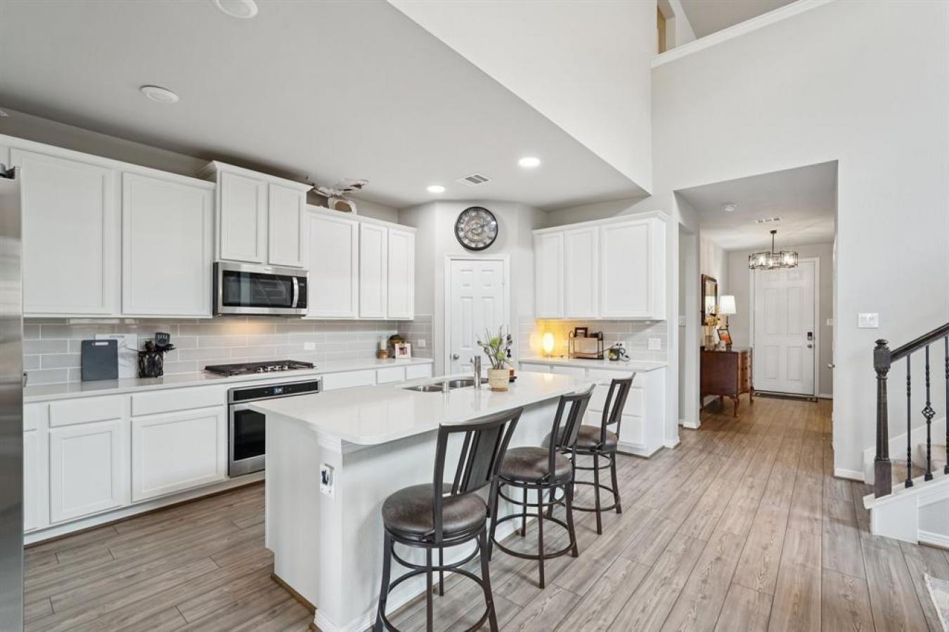 Charming, Modern, and Move-In Ready This stunning 2-story home offers – image 15