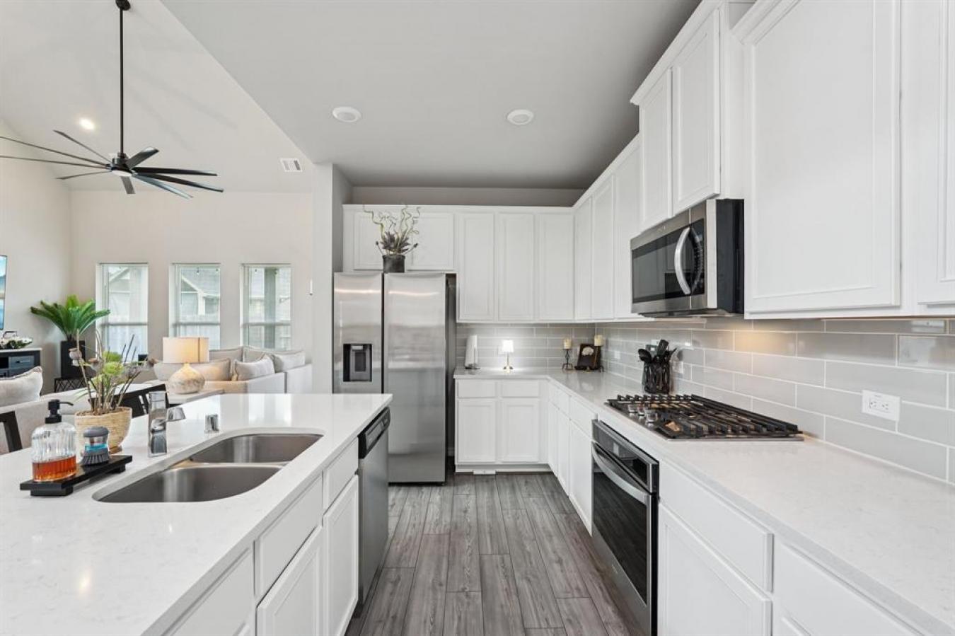 Charming, Modern, and Move-In Ready This stunning 2-story home offers – image 17