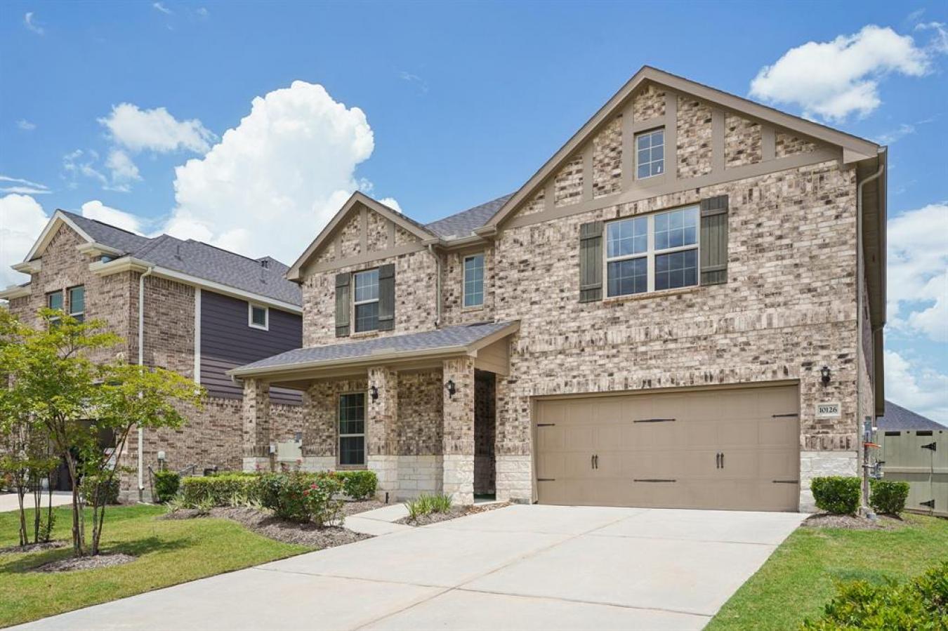 Charming, Modern, and Move-In Ready This stunning 2-story home offers – image 2