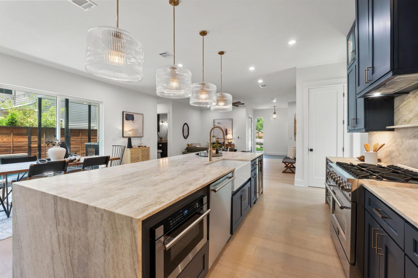 Austin, Travis, 78702, United States, 4 Bedrooms Bedrooms, ,3 BathroomsBathrooms,Residential,For Sale,1879924