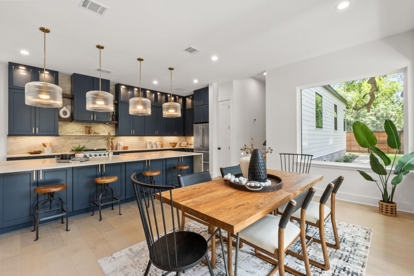 Austin, Travis, 78702, United States, 4 Bedrooms Bedrooms, ,3 BathroomsBathrooms,Residential,For Sale,1879924