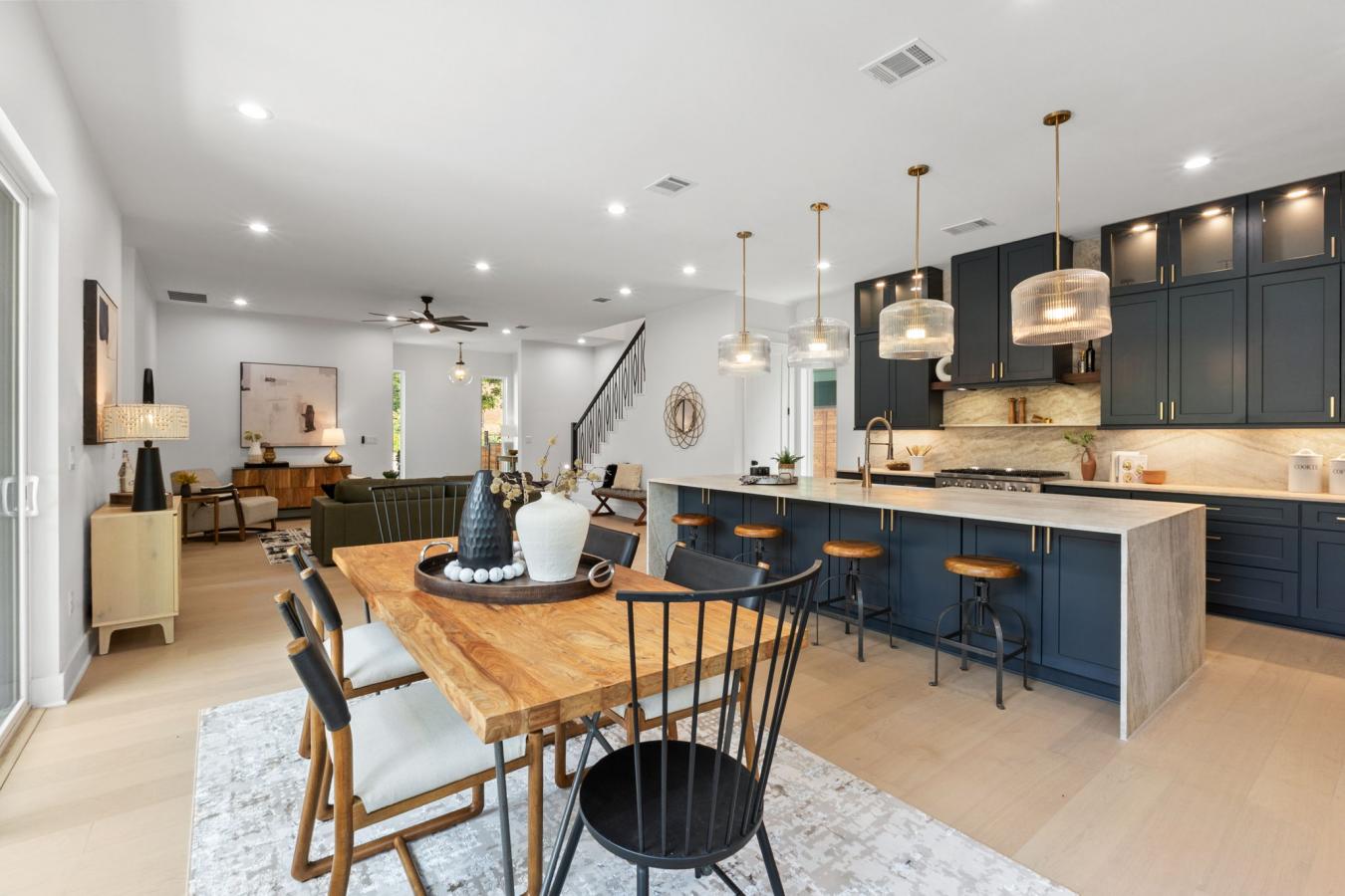 Austin, Travis, 78702, United States, 4 Bedrooms Bedrooms, ,3 BathroomsBathrooms,Residential,For Sale,1879924