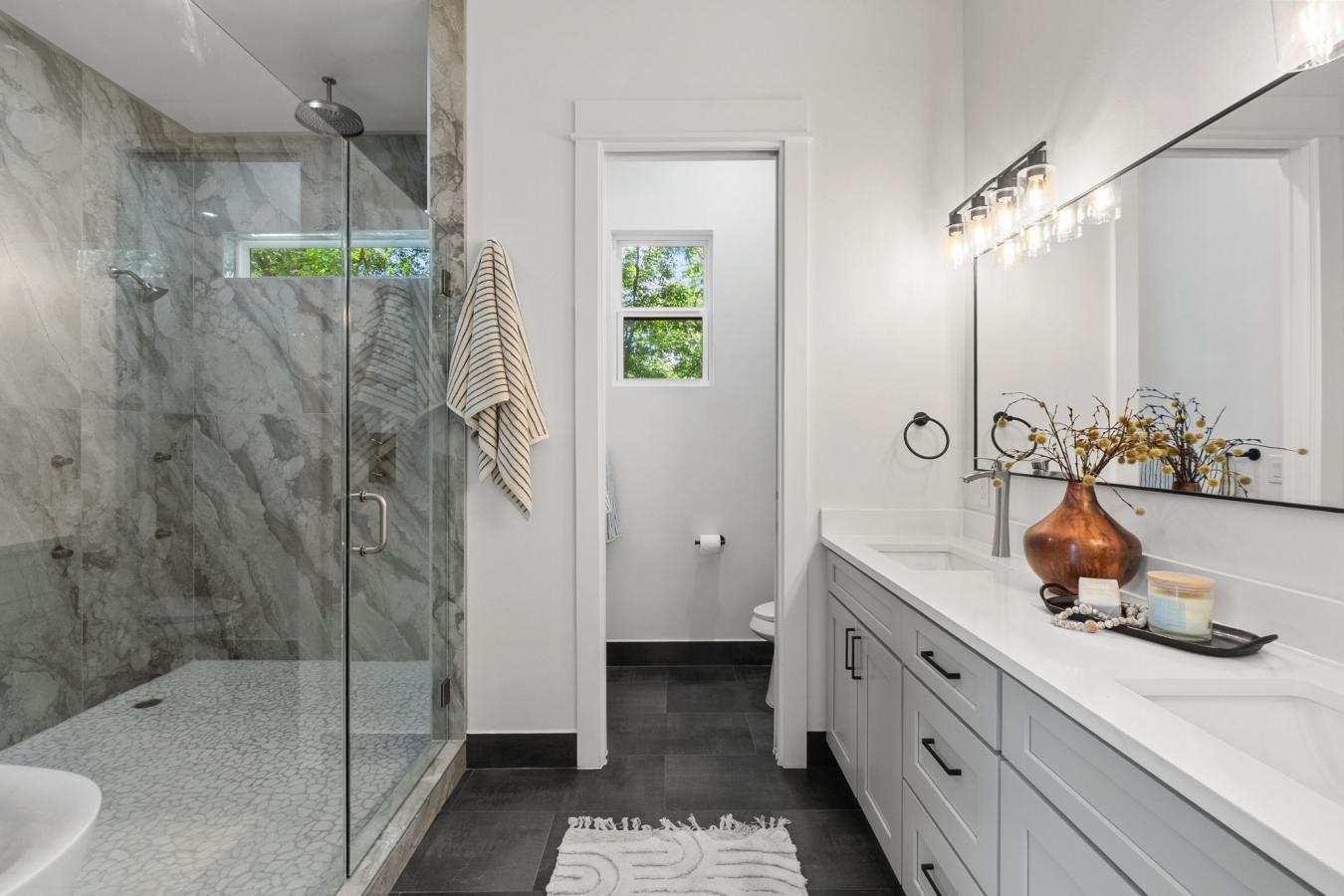 Austin, Travis, 78702, United States, 4 Bedrooms Bedrooms, ,3 BathroomsBathrooms,Residential,For Sale,1879924