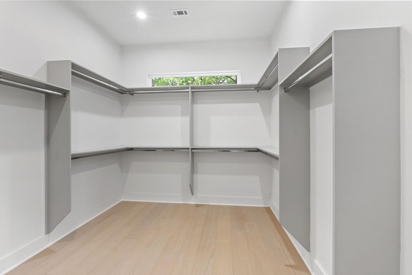 Austin, Travis, 78702, United States, 4 Bedrooms Bedrooms, ,3 BathroomsBathrooms,Residential,For Sale,1879924