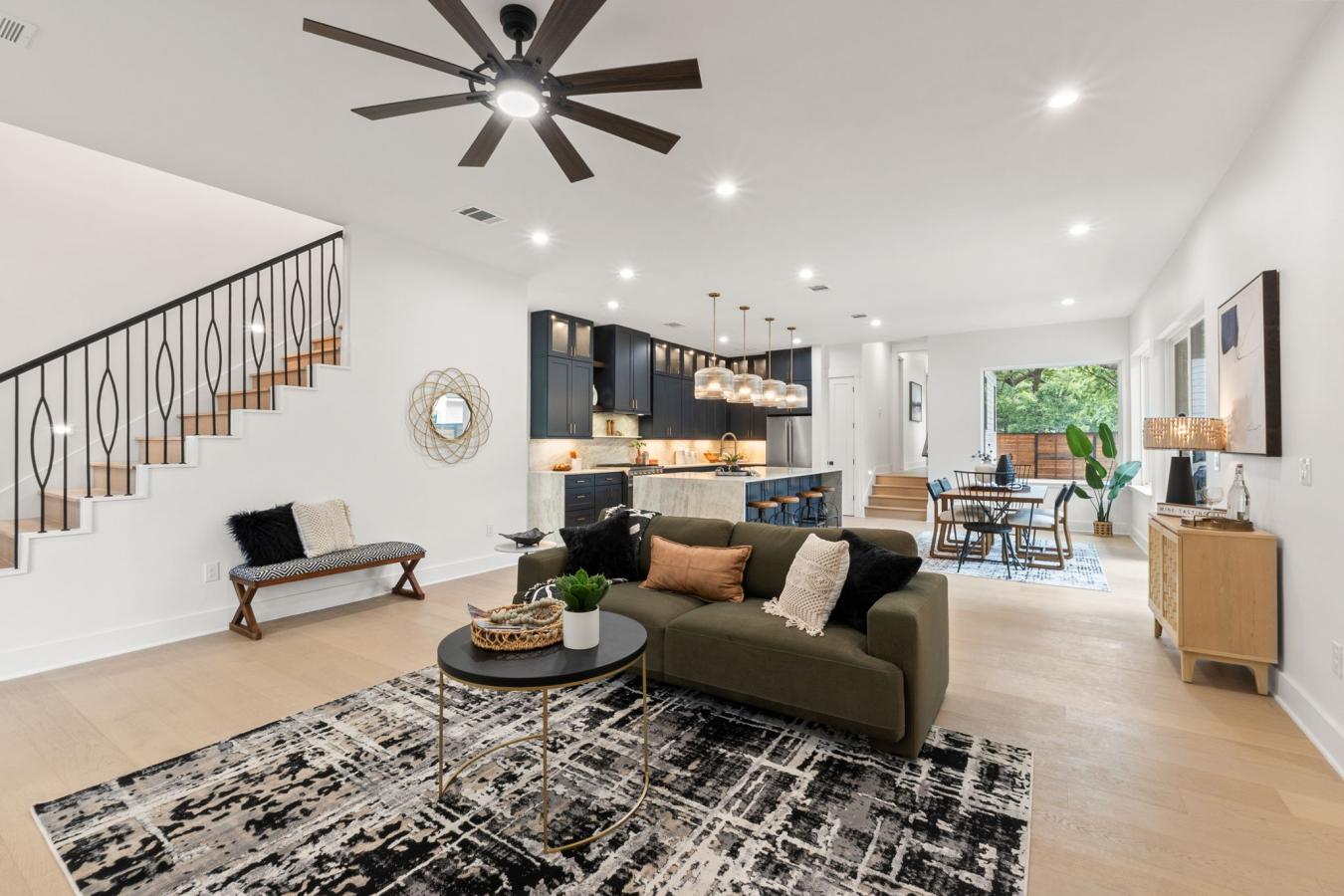 Austin, Travis, 78702, United States, 4 Bedrooms Bedrooms, ,3 BathroomsBathrooms,Residential,For Sale,1879924