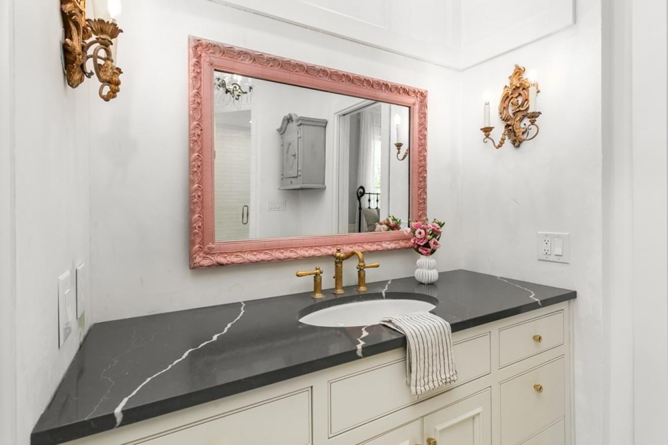 Fredericksburg, Texas, 78624, United States, 2 Bedrooms Bedrooms, ,1 BathroomBathrooms,Residential,For Sale,1879916