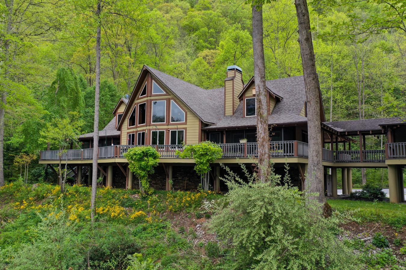 Lewisburg, Greenbrier, 24901, United States, 5 Bedrooms Bedrooms, ,3 BathroomsBathrooms,Residential,For Sale,1871400