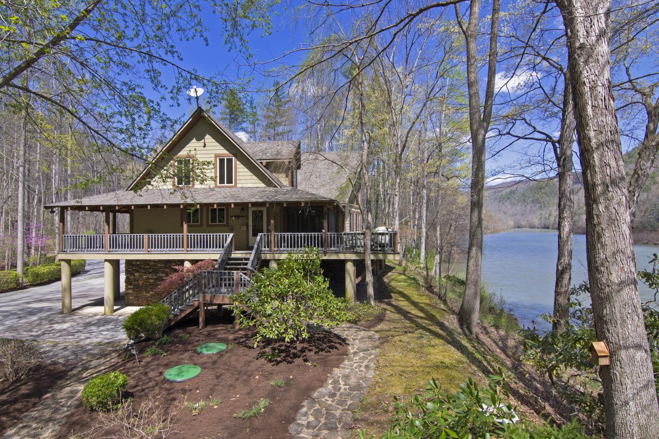 Lewisburg, Greenbrier, 24901, United States, 5 Bedrooms Bedrooms, ,3 BathroomsBathrooms,Residential,For Sale,1871400