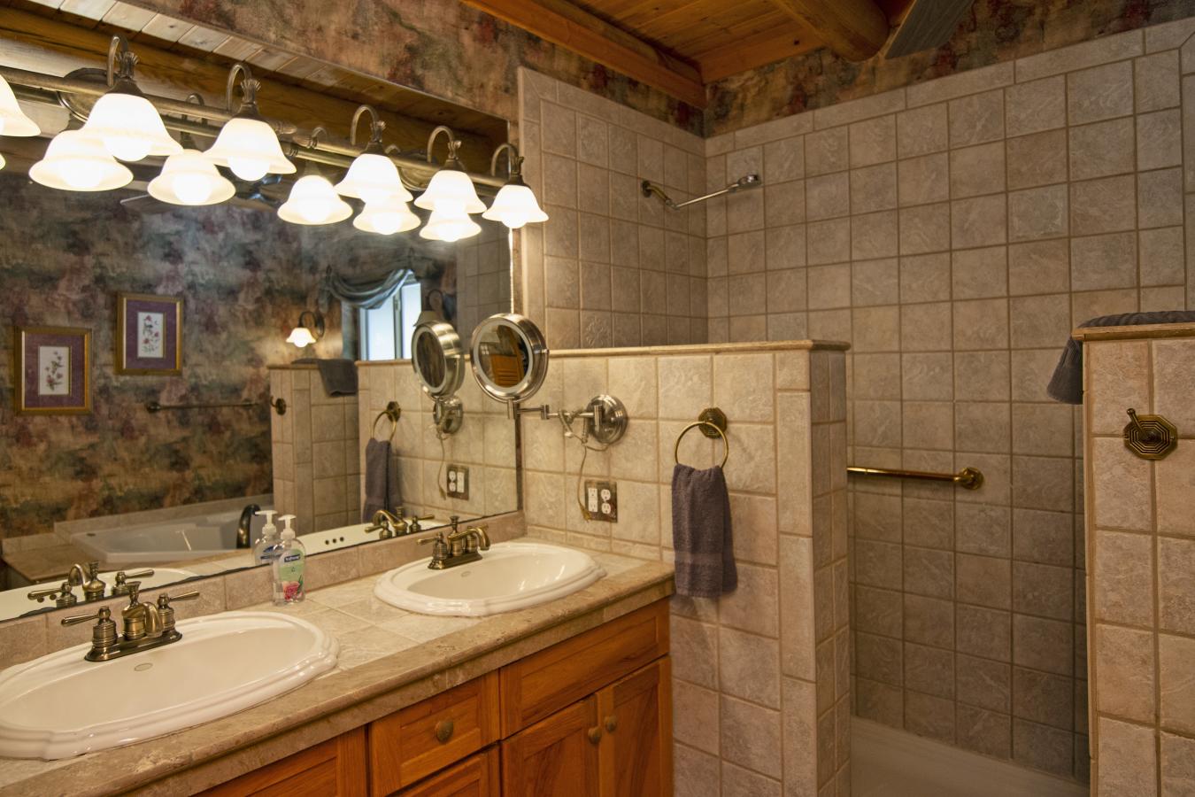 Lewisburg, Greenbrier, 24901, United States, 5 Bedrooms Bedrooms, ,3 BathroomsBathrooms,Residential,For Sale,1871400