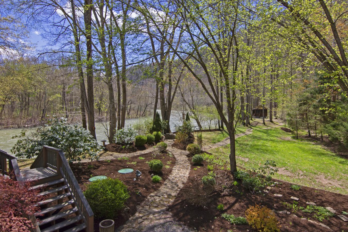 Lewisburg, Greenbrier, 24901, United States, 5 Bedrooms Bedrooms, ,3 BathroomsBathrooms,Residential,For Sale,1871400