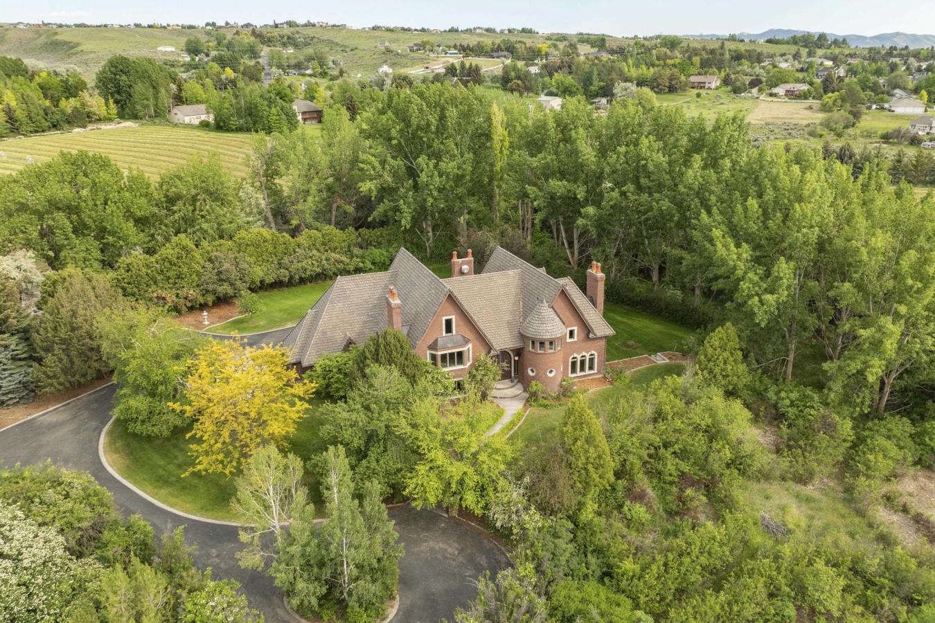 Idaho Falls, Idaho, 83406, United States, 4 Bedrooms Bedrooms, ,3 BathroomsBathrooms,Residential,For Sale,1879909