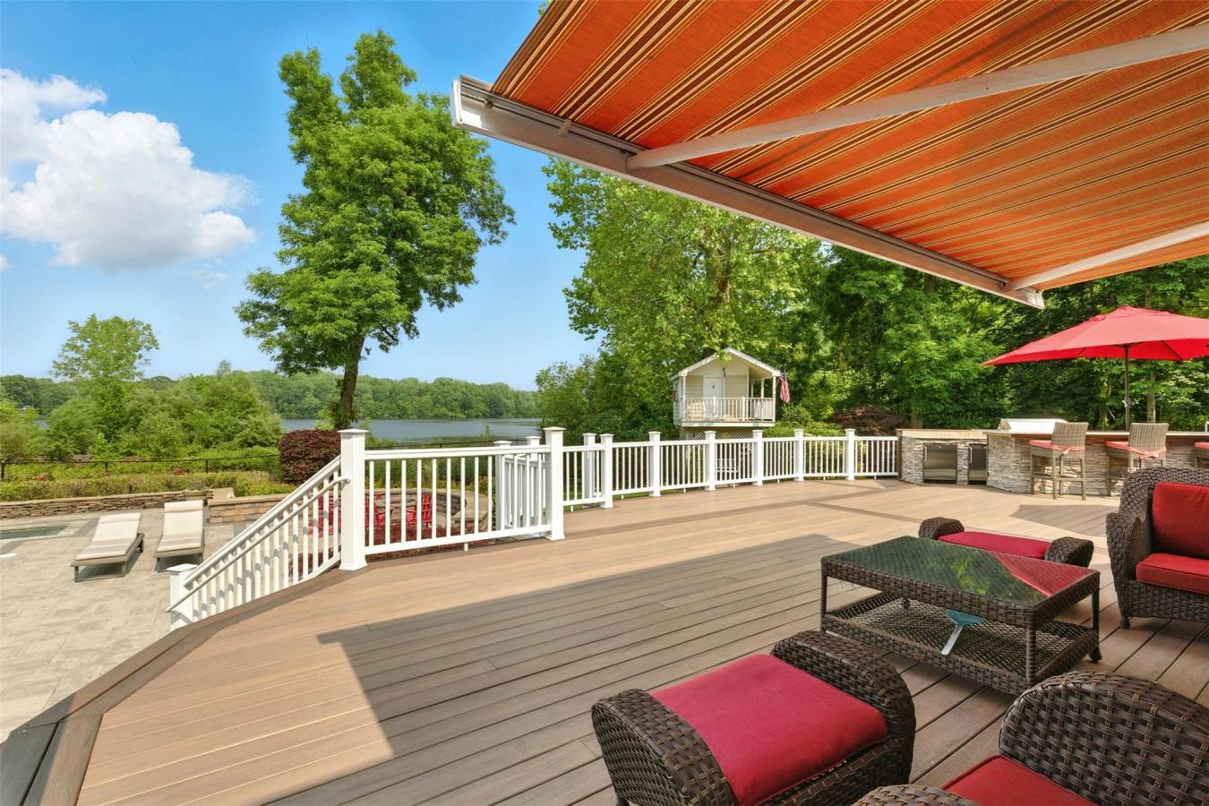 Pearl River, New York, 10965, United States, 5 Bedrooms Bedrooms, ,4 BathroomsBathrooms,Residential,For Sale,1879908