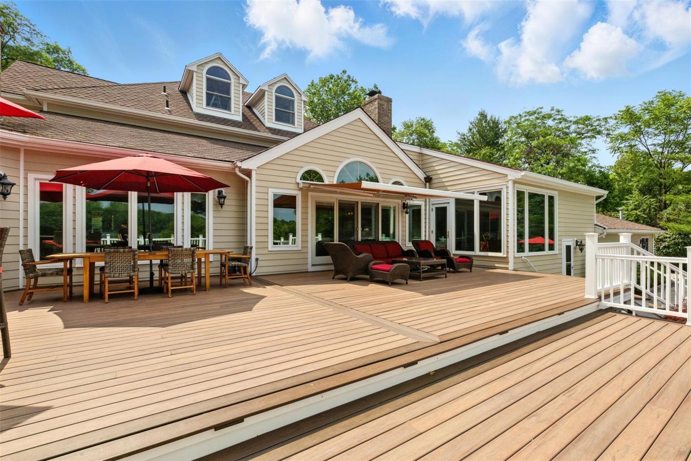 Pearl River, New York, 10965, United States, 5 Bedrooms Bedrooms, ,4 BathroomsBathrooms,Residential,For Sale,1879908