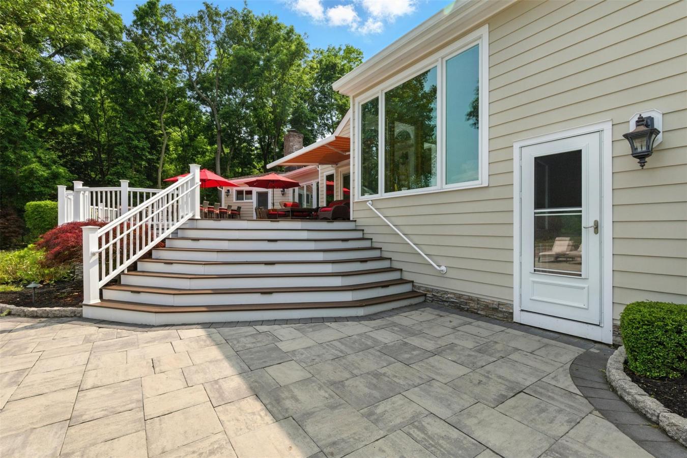 Pearl River, New York, 10965, United States, 5 Bedrooms Bedrooms, ,4 BathroomsBathrooms,Residential,For Sale,1879908