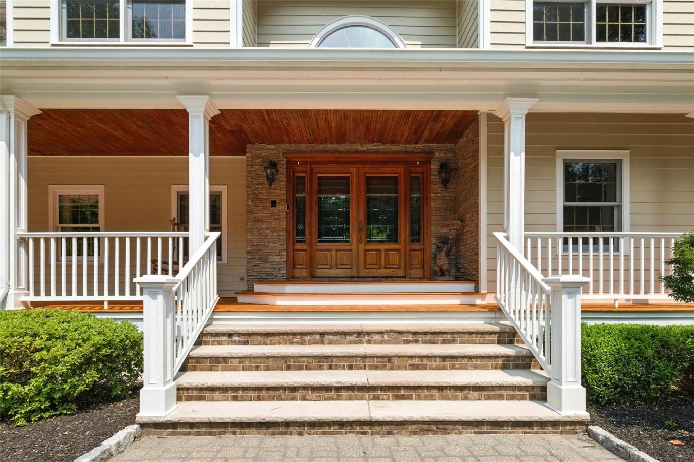 Pearl River, New York, 10965, United States, 5 Bedrooms Bedrooms, ,4 BathroomsBathrooms,Residential,For Sale,1879908