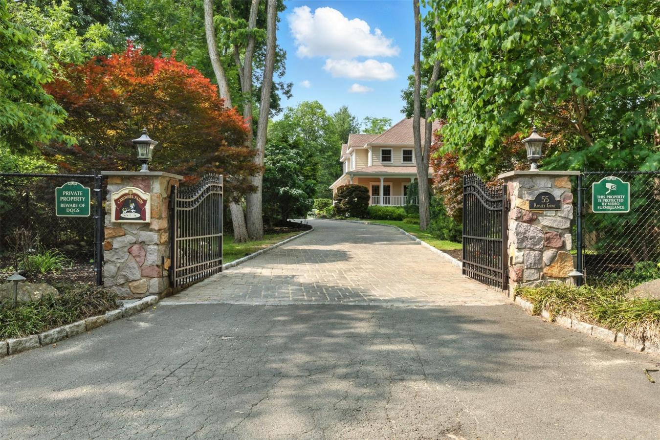 Pearl River, New York, 10965, United States, 5 Bedrooms Bedrooms, ,4 BathroomsBathrooms,Residential,For Sale,1879908