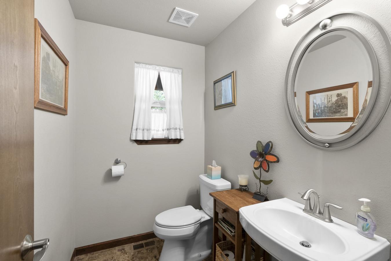 Hayden, Kootenai, 83835, United States, 3 Bedrooms Bedrooms, ,3 BathroomsBathrooms,Residential,For Sale,1871705