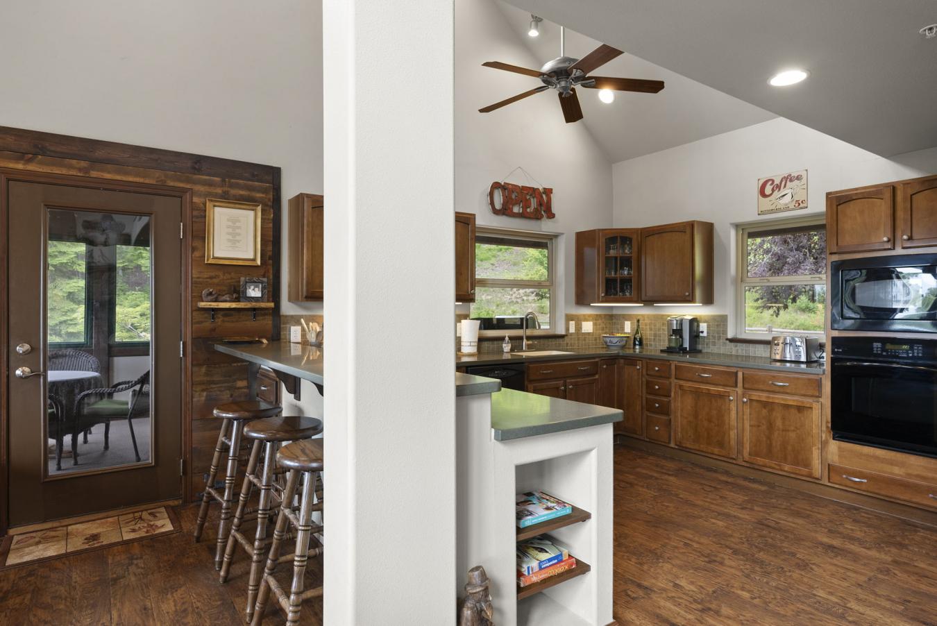 Hayden, Kootenai, 83835, United States, 3 Bedrooms Bedrooms, ,3 BathroomsBathrooms,Residential,For Sale,1871705