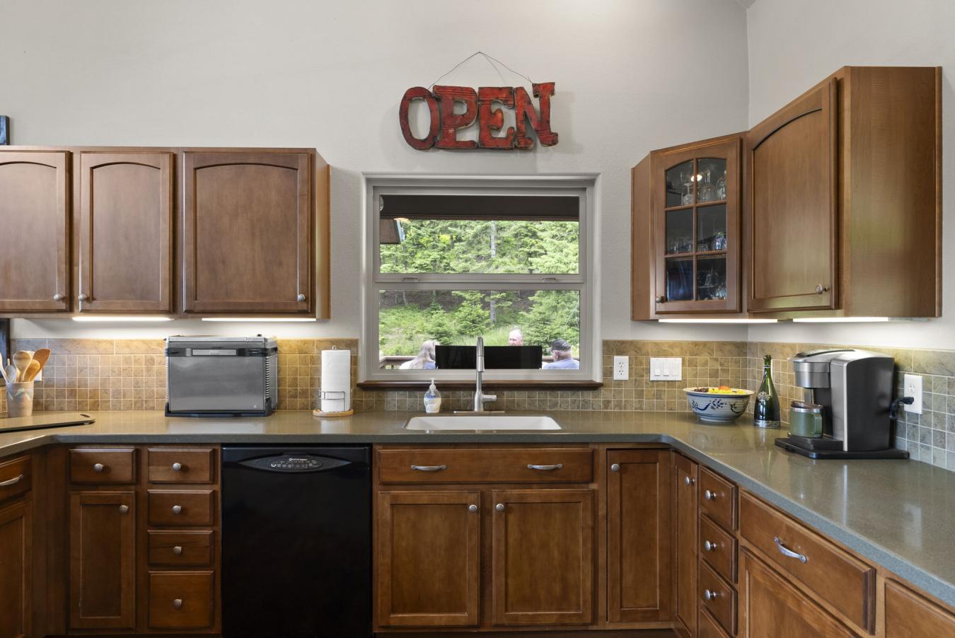 Hayden, Kootenai, 83835, United States, 3 Bedrooms Bedrooms, ,3 BathroomsBathrooms,Residential,For Sale,1871705