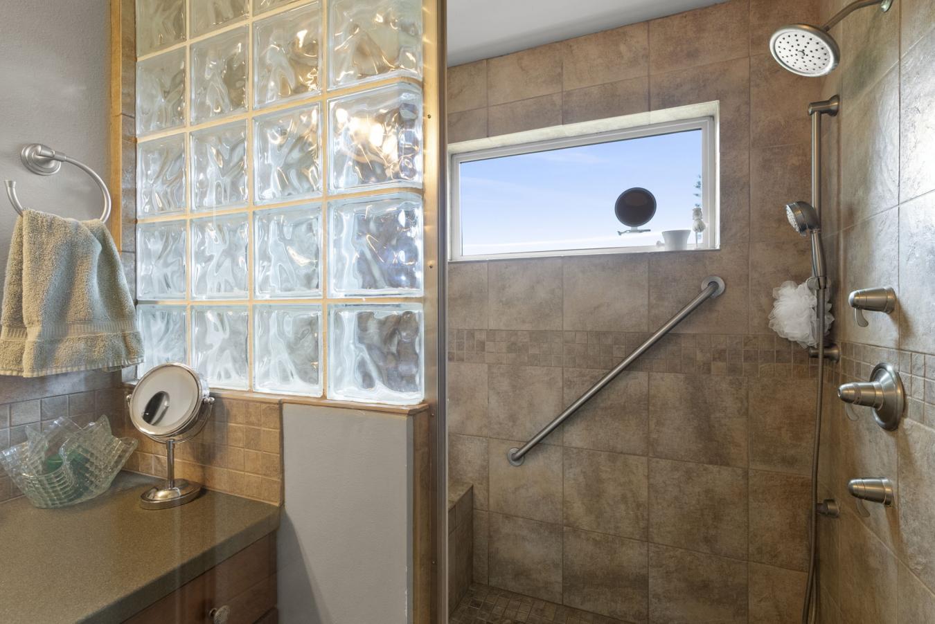 Hayden, Kootenai, 83835, United States, 3 Bedrooms Bedrooms, ,3 BathroomsBathrooms,Residential,For Sale,1871705