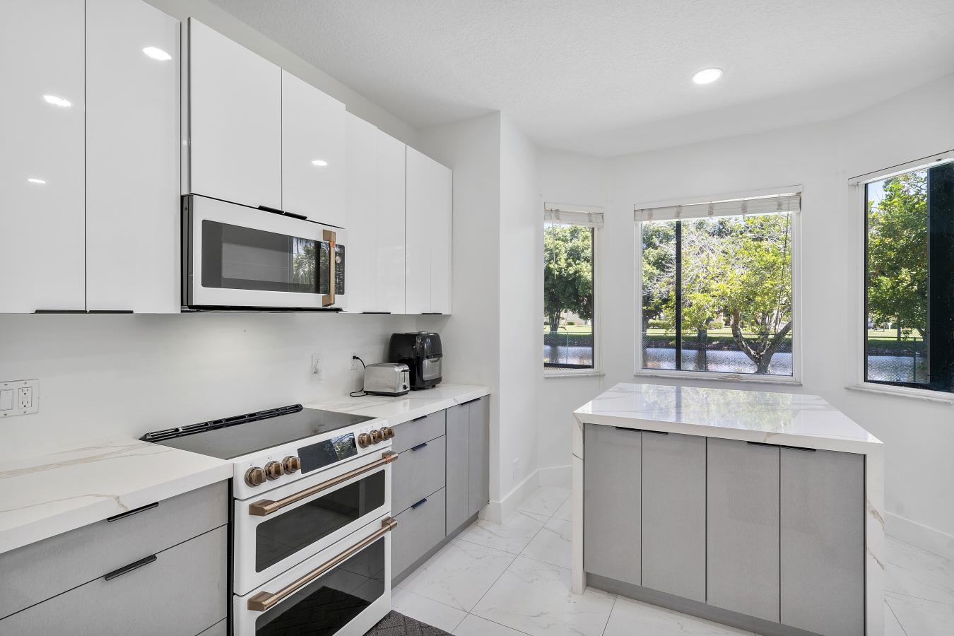 Coral Springs, Broward, 33076, United States, 5 Bedrooms Bedrooms, ,3 BathroomsBathrooms,Residential,For Sale,1880118