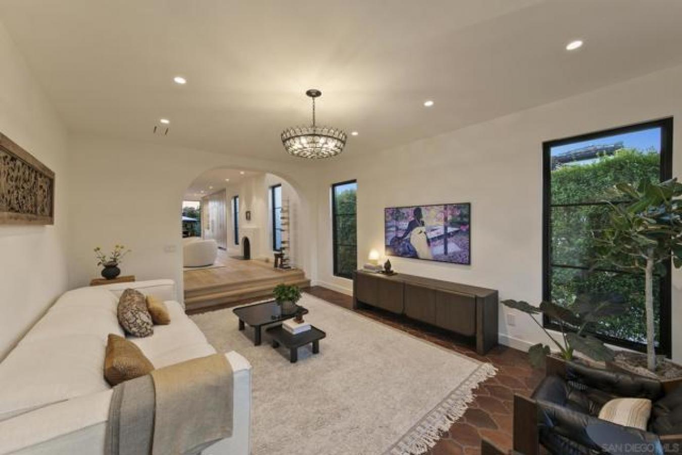 San Diego, California, 92116, United States, 5 Bedrooms Bedrooms, ,3 BathroomsBathrooms,Residential,For Sale,1879906