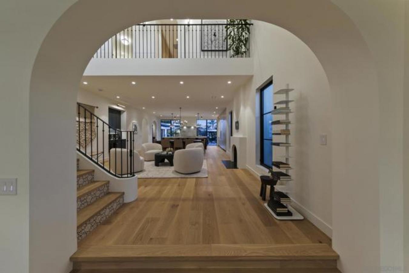 San Diego, California, 92116, United States, 5 Bedrooms Bedrooms, ,3 BathroomsBathrooms,Residential,For Sale,1879906