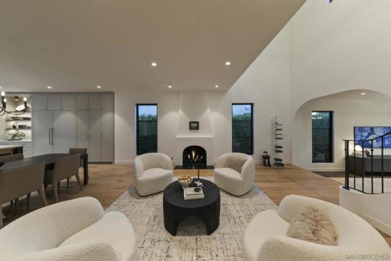 San Diego, California, 92116, United States, 5 Bedrooms Bedrooms, ,3 BathroomsBathrooms,Residential,For Sale,1879906