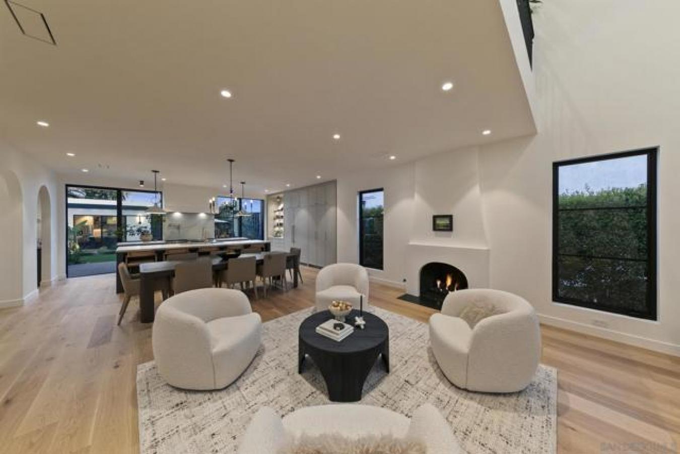 San Diego, California, 92116, United States, 5 Bedrooms Bedrooms, ,3 BathroomsBathrooms,Residential,For Sale,1879906