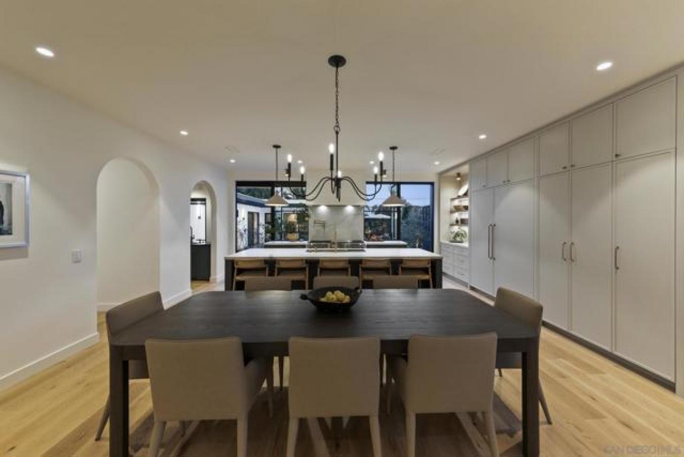 San Diego, California, 92116, United States, 5 Bedrooms Bedrooms, ,3 BathroomsBathrooms,Residential,For Sale,1879906